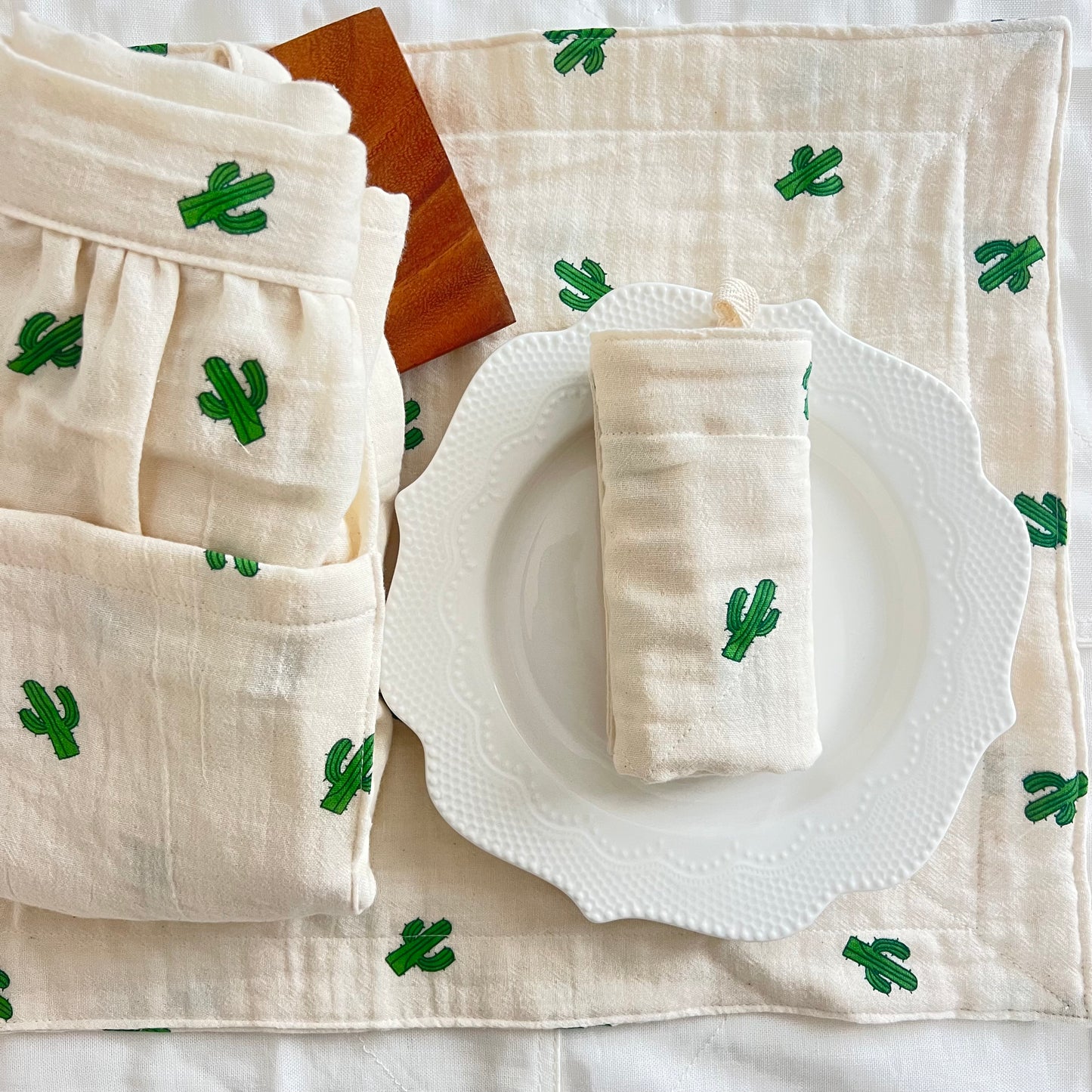 🎁 Gift Set 🎁 Handmade Double Cotton Gauze Apron &  Tea Towels
